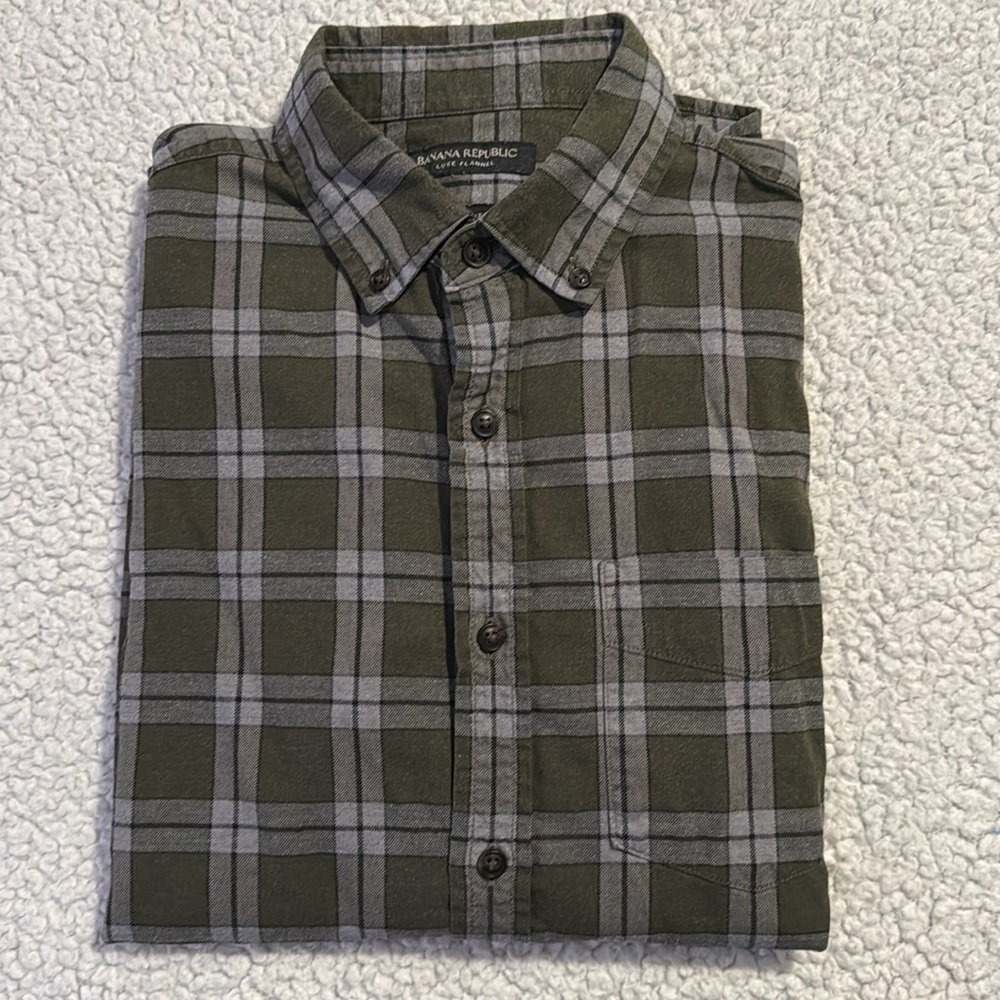 Banana Republic Flannel, Slim Fit, Small, 100% cotton.